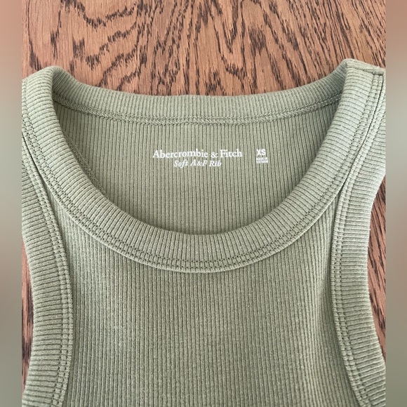 A&F Green Tank - Picture 3 of 3